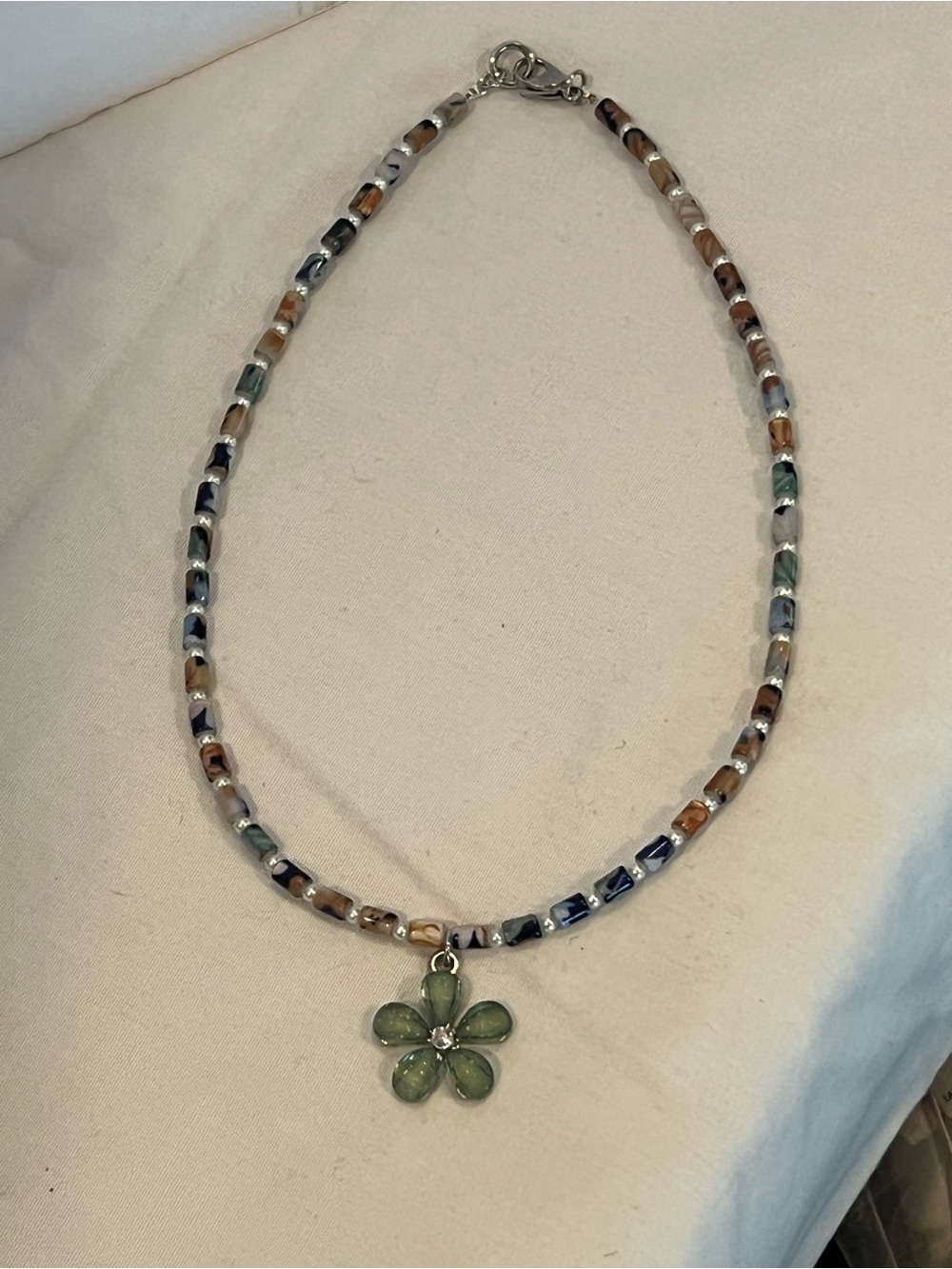 Glass Beaded Choker with Flower Pendant - Picture 3 of 4